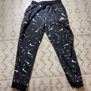 Nike boys joggers size L